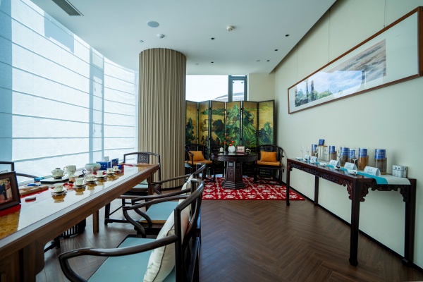 DSC08182-HDR.jpg DSC08182-HDR.jpg